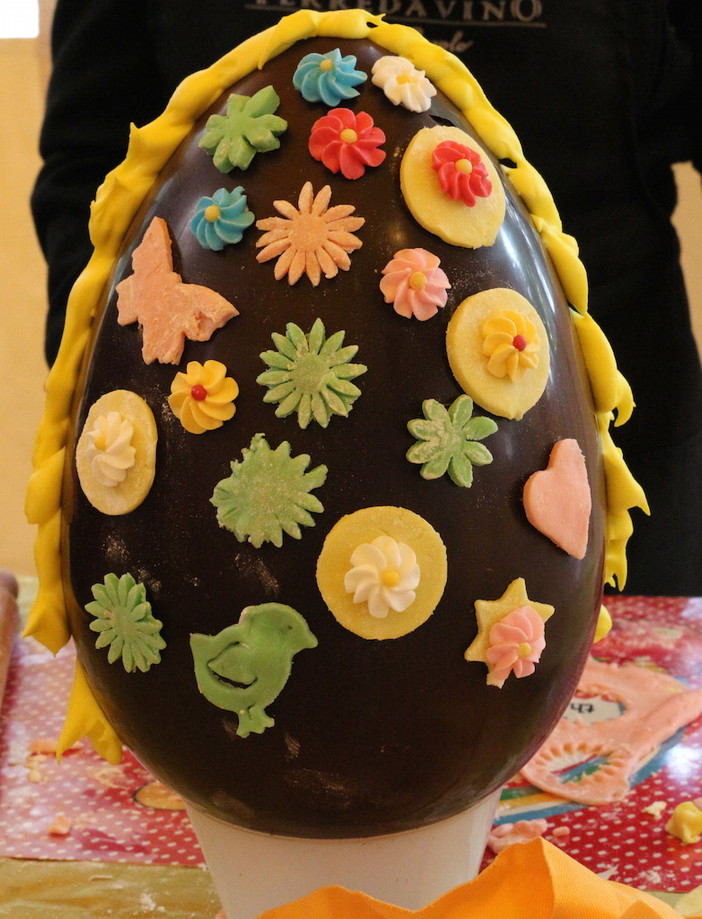 Taggia: un corso di cucina per bambini dedicato alla decorazione delle uova di Pasqua