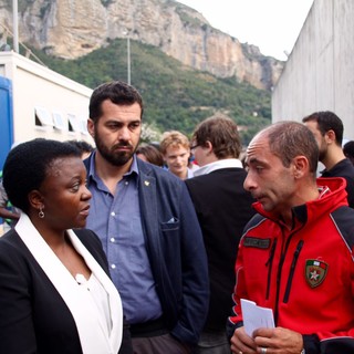 Ventimiglia: Cécile Kyenge in visita al centro di accoglienza al parco Roja: &quot;Servono soluzioni stabili, non emergenziali&quot;