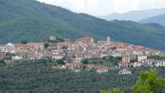 Lucinasco approva il Protocollo di intesa con la Provincia per i lavori di sfalcio, pulizia cunette e mantenimento delle strade provinciali