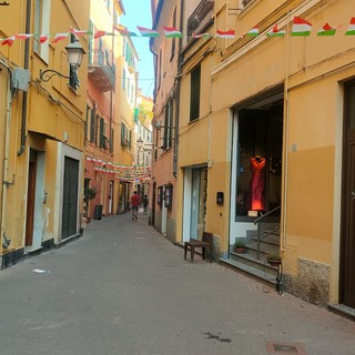 Imperia, fanno irruzione in un alloggio in via Dell'Ospedale: coppia portata in caserma