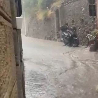 Maltempo in Riviera di Ponente, allagata via Lercari a Taggia (Foto e video)