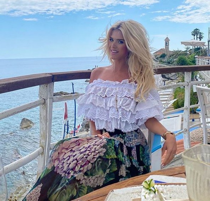 Bordighera: la bellissima showgirl svedese Victoria Silvstedt ospite del ristorante La Reserve