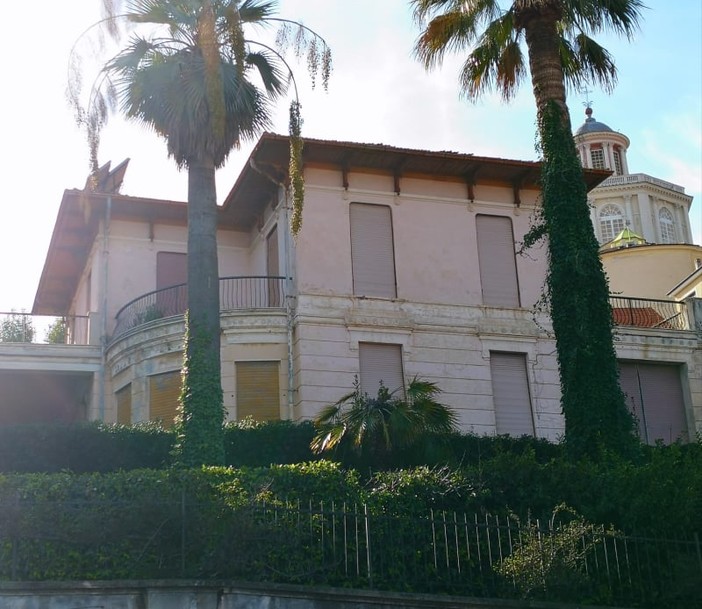 Imperia, in consiglio comunale si torna a parlare della vendita di Villa Carpeneto: nel 2010 la ‘beffa’ della falsa offerta da parte di un oligarca russo