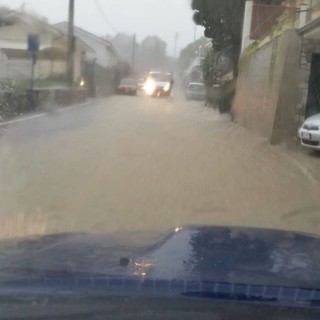 Sanremo: l'impressionante video di un lettore, via D'Annunzio è un fiume