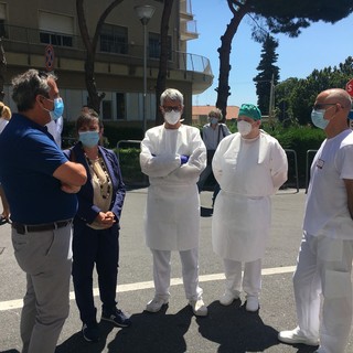 Imperia, l'assessore Viale in visita all'ospedale: &quot;Era doveroso ringraziare tutti i sanitari impegnati nell'emergenza&quot;. La Regione al lavoro per il piano autunnale (Foto e Video)