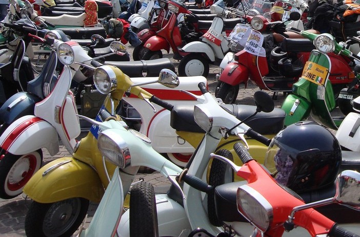 Imperia: domani una giornata con il Vespa Club Imperia, tour, grigliata e consegna delle tessere