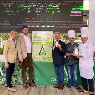 Diano Marina: grande successo della ricetta fusion presentata sul palco di Aromatica dagli chef Grasso e Ursino