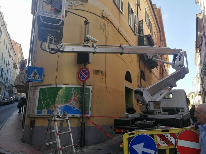 Imperia: installate questa mattina le telecamere per la ztl in via Cascione