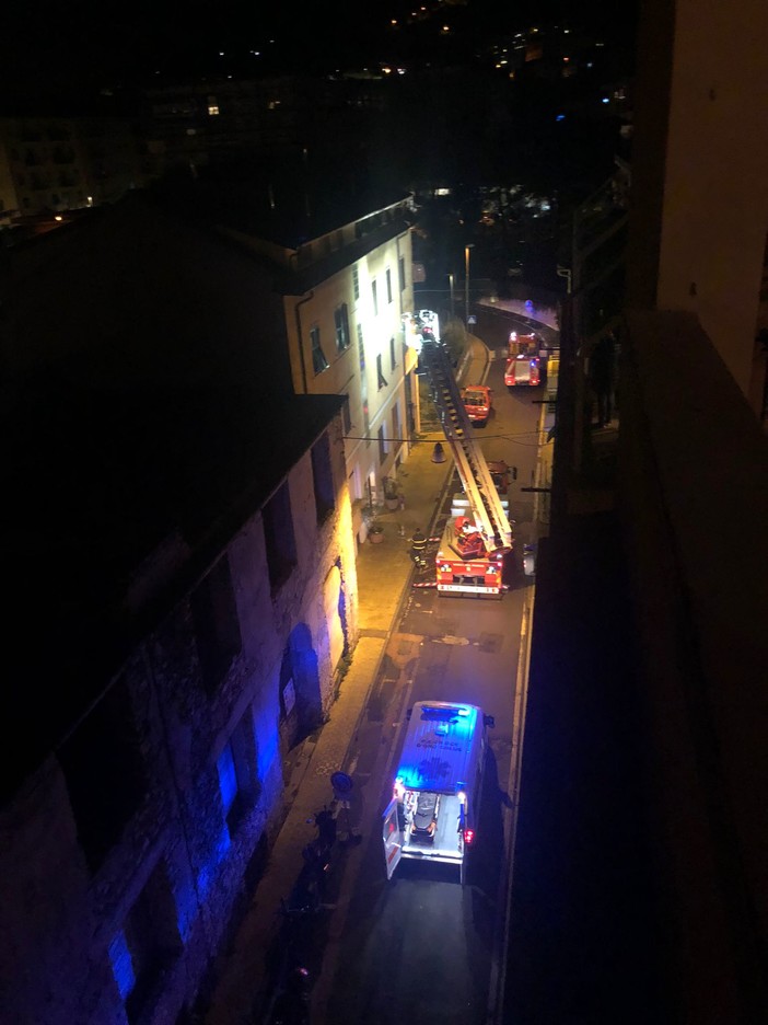 Imperia, anziana trovata morta in casa: intervento dei vigili del fuoco in via Parini (foto)