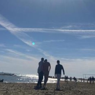 Meteo, niente pioggia fino a giovedì: temperature da bagno al mare