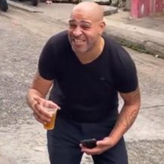 Adriano tra alcol e favelas, la caduta dell'ex Inter in alcuni video che preoccupano