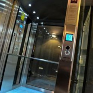 Ragazza morta nel vano ascensore: a chi spettava la manutenzione?