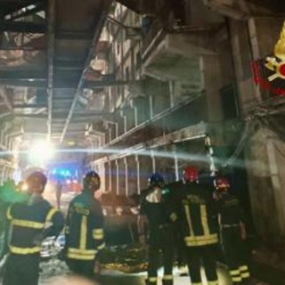 Napoli, crollo nella notte alla Vela Celeste di Scampia: morti e feriti