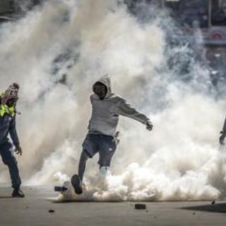 Kenya nel caos, assalto al Parlamento - Video