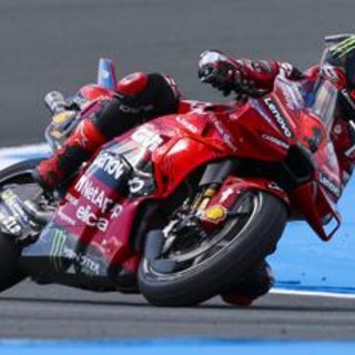 MotoGp Olanda, pole di Bagnaia con record della pista