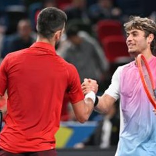 Atp Shanghai, Djokovic travolge Cobolli e vola agli ottavi