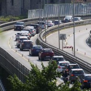 Ferragosto, al via esodo: traffico da bollino rosso su strade e autostrade