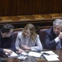 Canone Rai e sanità, doppio inciampo del governo. Ira Meloni, ma premier tira dritto