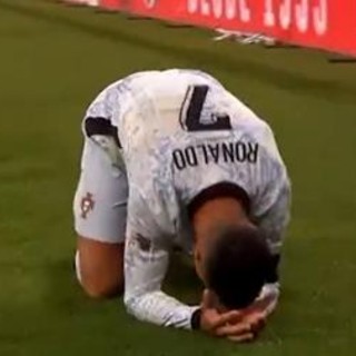 Cristiano Ronaldo segna il gol numero 900 - Video