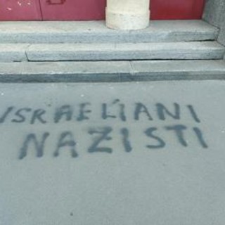 Milano, scritte antisemite all'ingresso di scuola primaria