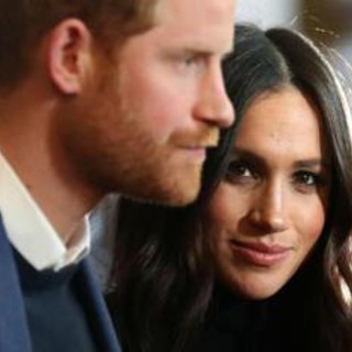 Sfrattati da Carlo e senza residenza Gb, Harry e Meghan comprano casa in Europa: ecco perché