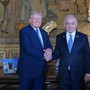 Trump riceve Netanyahu a Mar a Lago: &quot;Se non vinco si rischia la Terza Guerra Mondiale&quot;