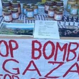 Striscione per Gaza, annullata la multa all'apicoltore di Desio