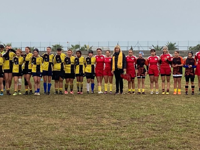 Un minuto di silenzio al campo di rugby per il 'Zonta says no to violence against women'